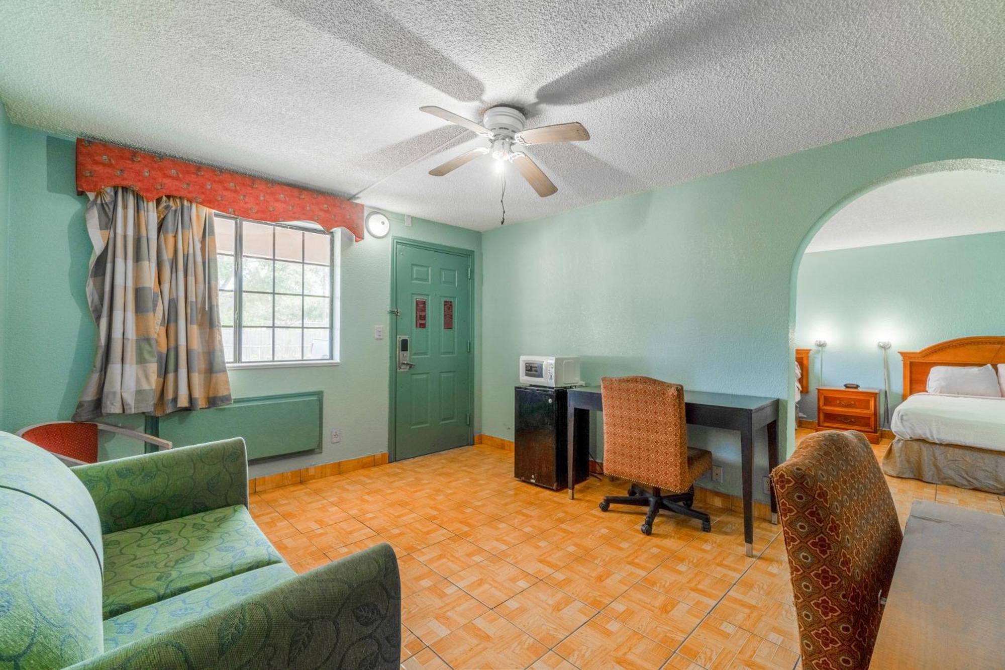 Motel Lone Star & By Oyo Tx