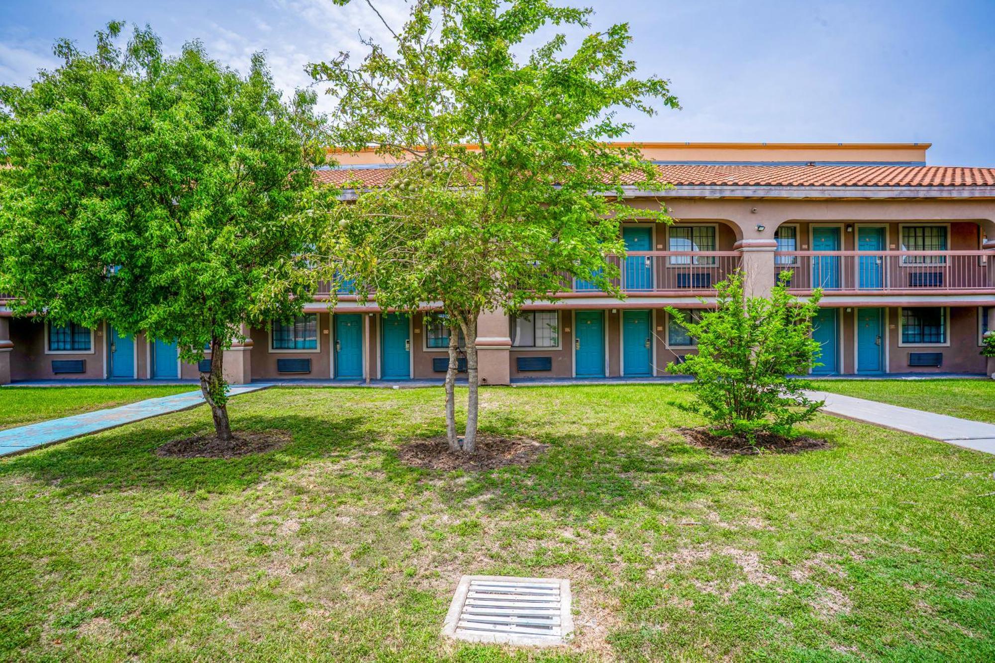 Motel Lone Star & By Oyo Tx Harlingen
