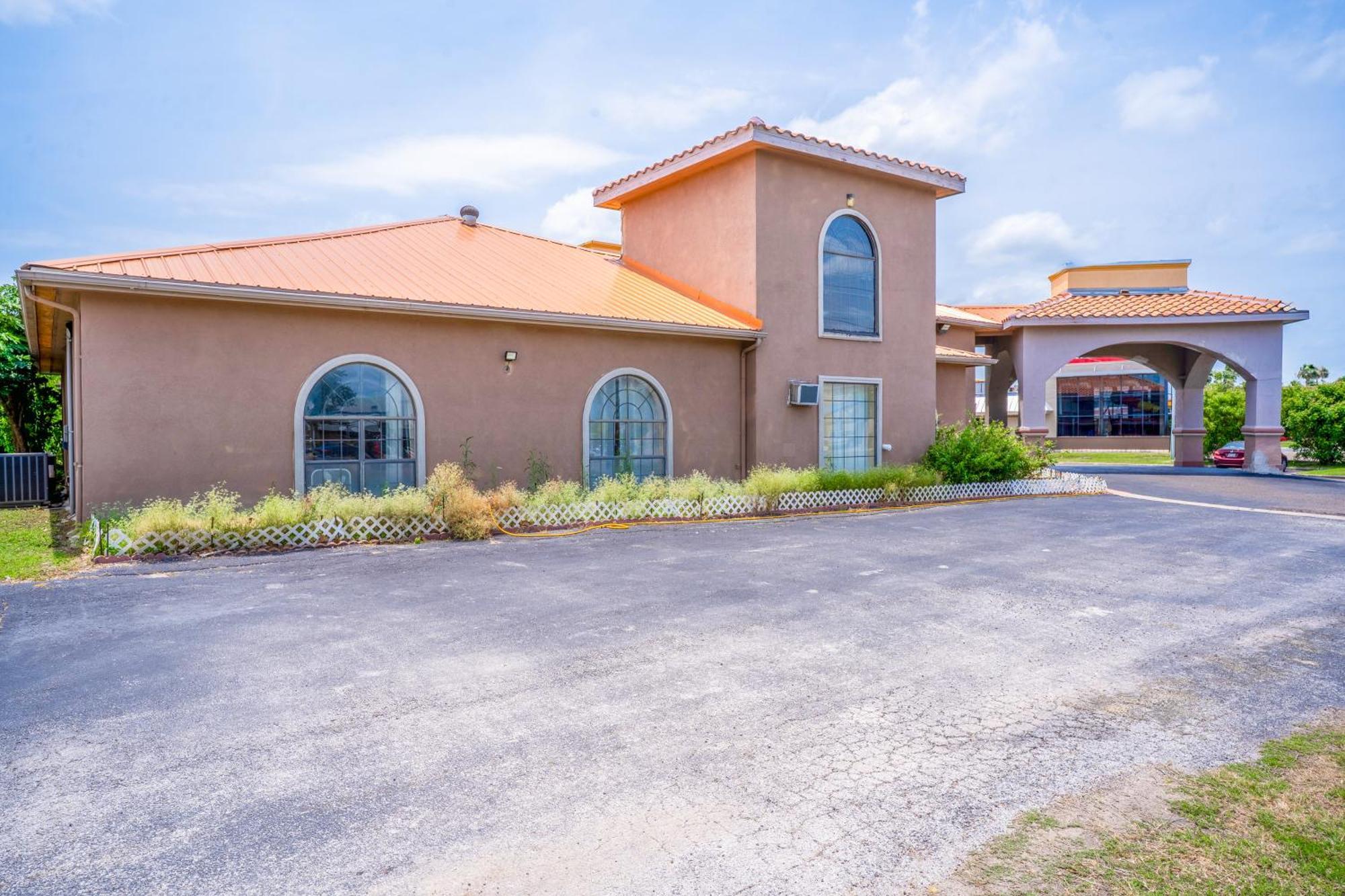 Lone Star & By Oyo Tx Motel